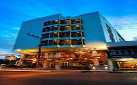 Lake Inn Hotel